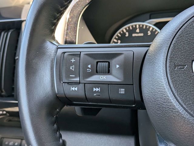 Used 2025 Nissan Pathfinder SV FWD image 27