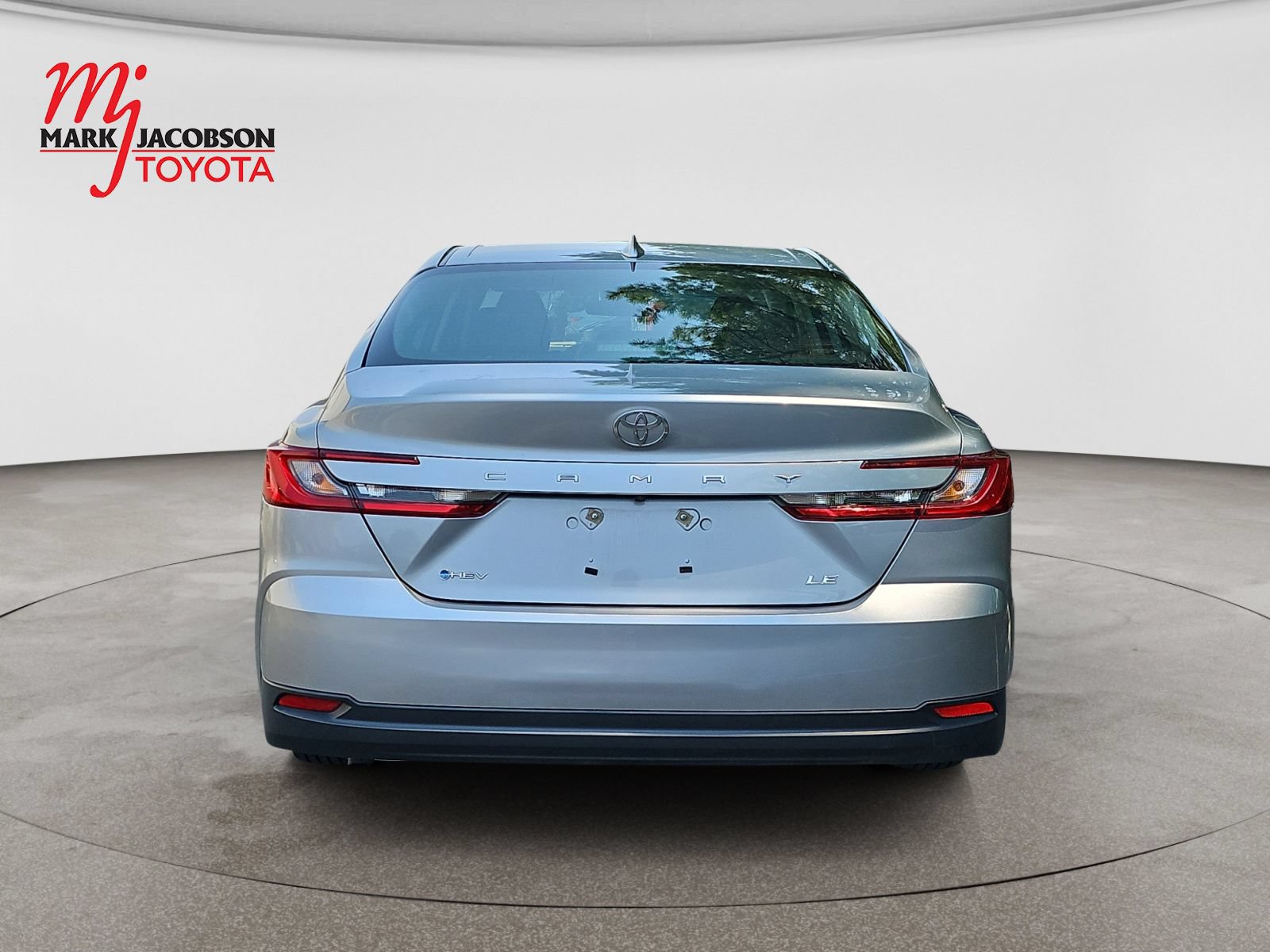 Used 2025 Toyota Camry LE FWD image 11