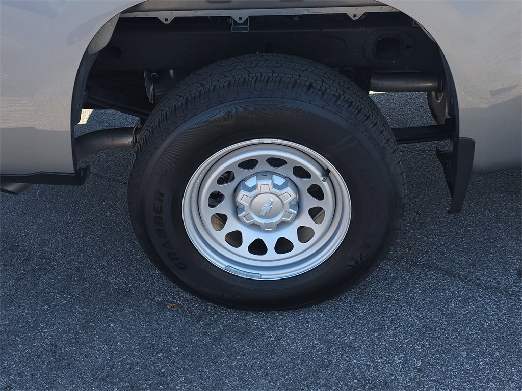 Used 2025 Chevrolet Silverado 1500 W/T image 6