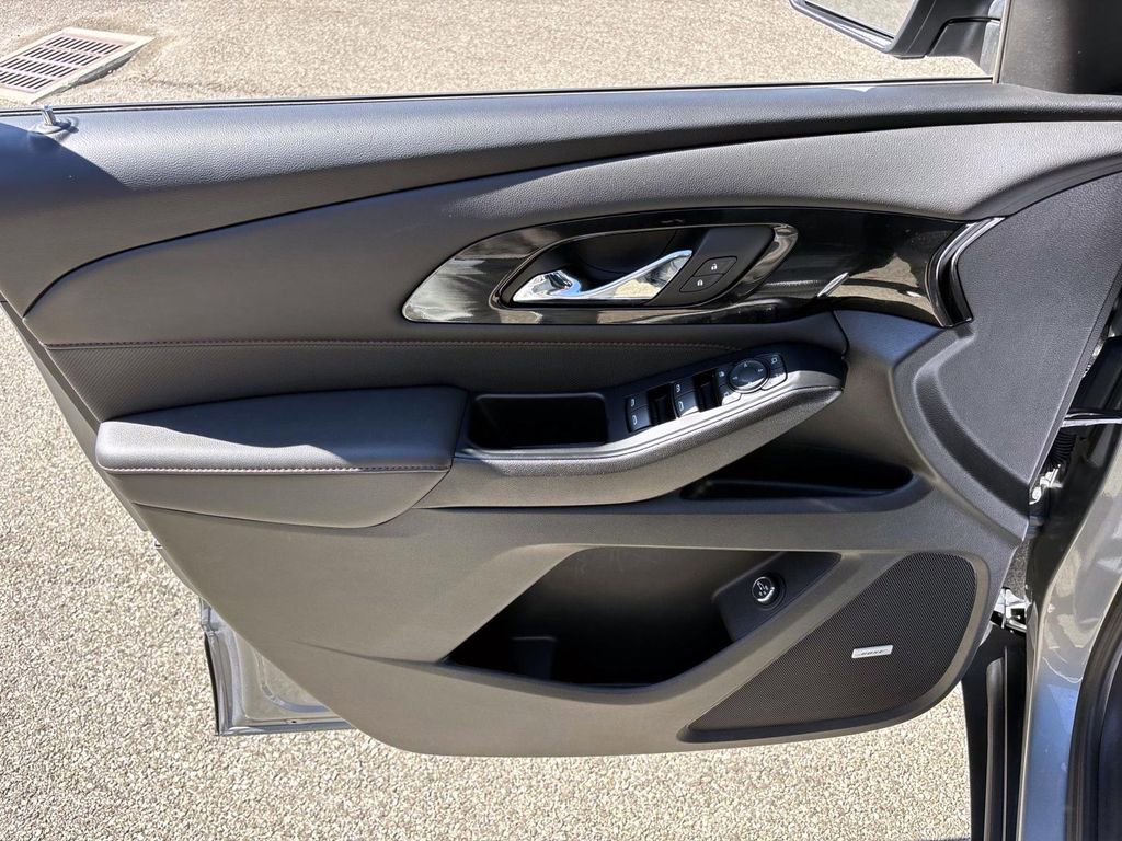 Used 2023 Chevrolet Traverse RS w/ LPO, Floor Liner Package image 11