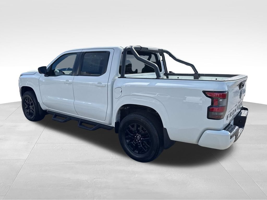 Used 2023 Nissan Frontier SV w/ Midnight Edition Package AWD/4WD image 5
