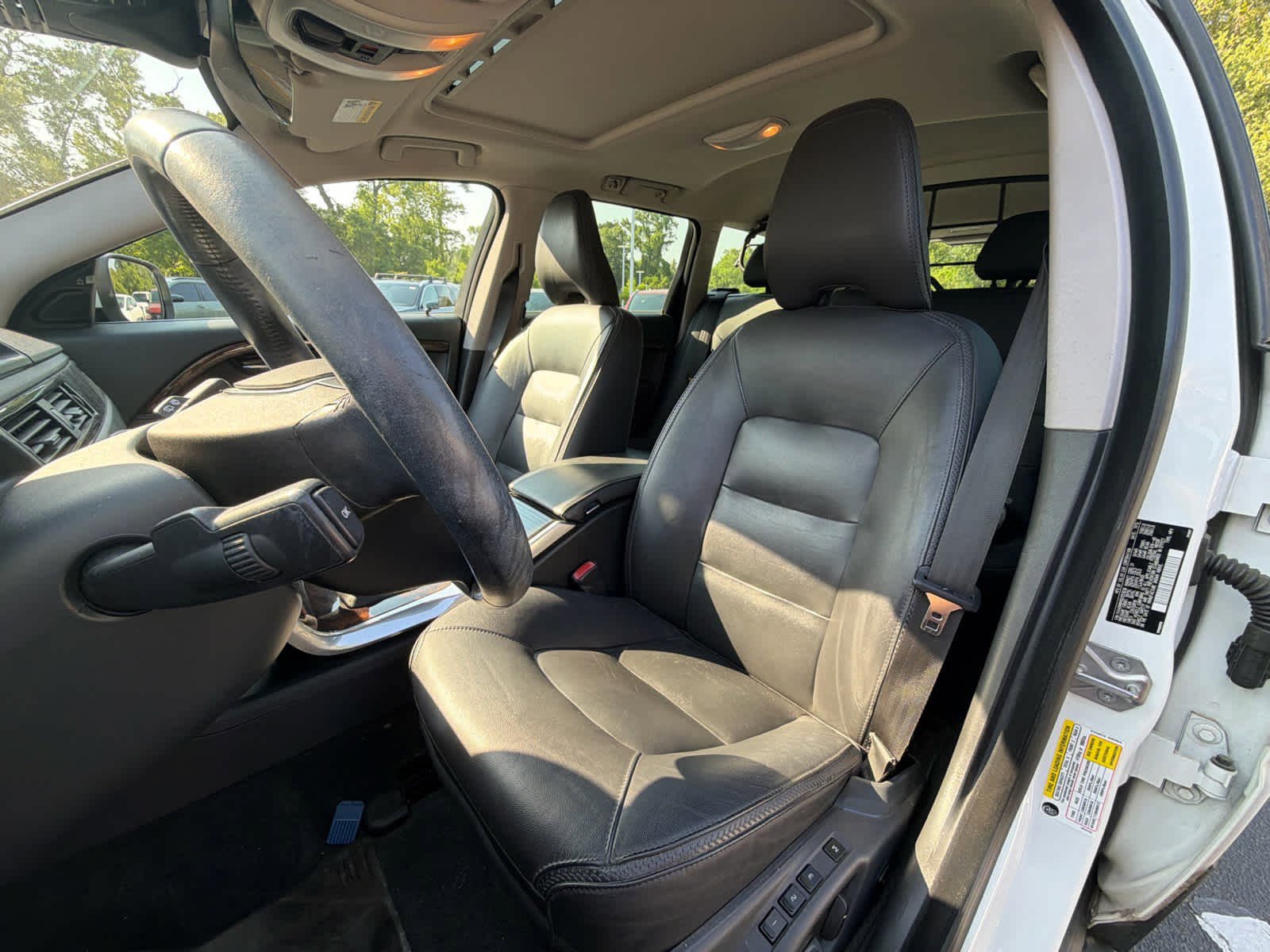 Used 2016 Volvo XC70 T5 Platinum w/ Protection Package FWD image 25