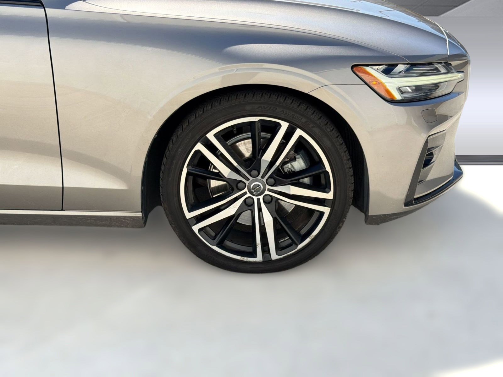 Used 2019 Volvo S60 T5 R-Design image 12