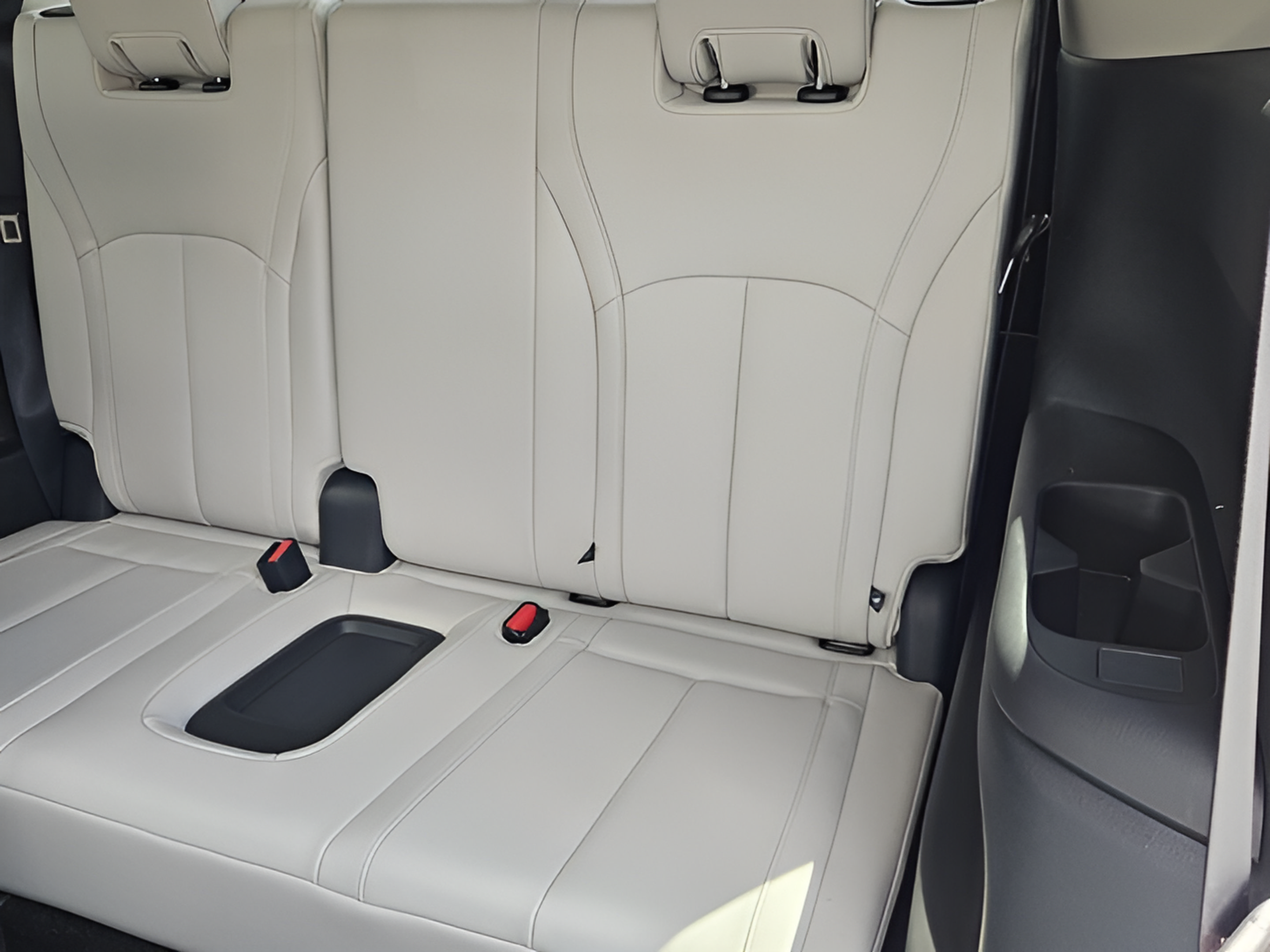 Used 2026 INFINITI QX60 Luxe w/ Cargo Package FWD image 9