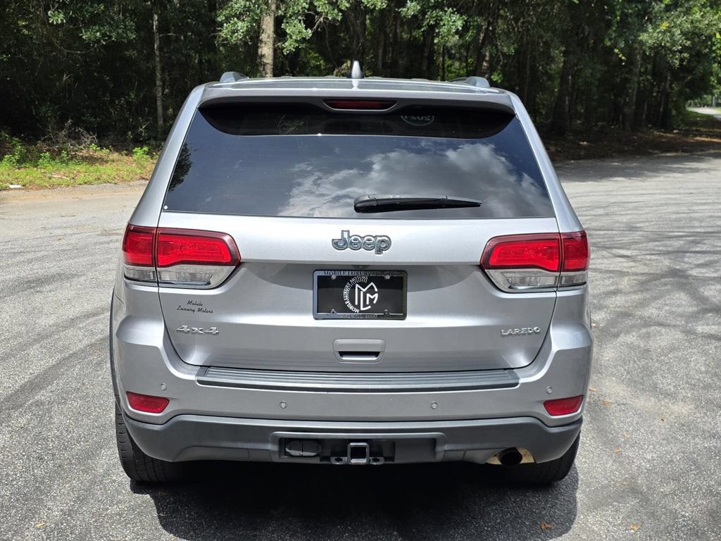 Used 2021 Jeep Grand Cherokee Laredo AWD/4WD image 3