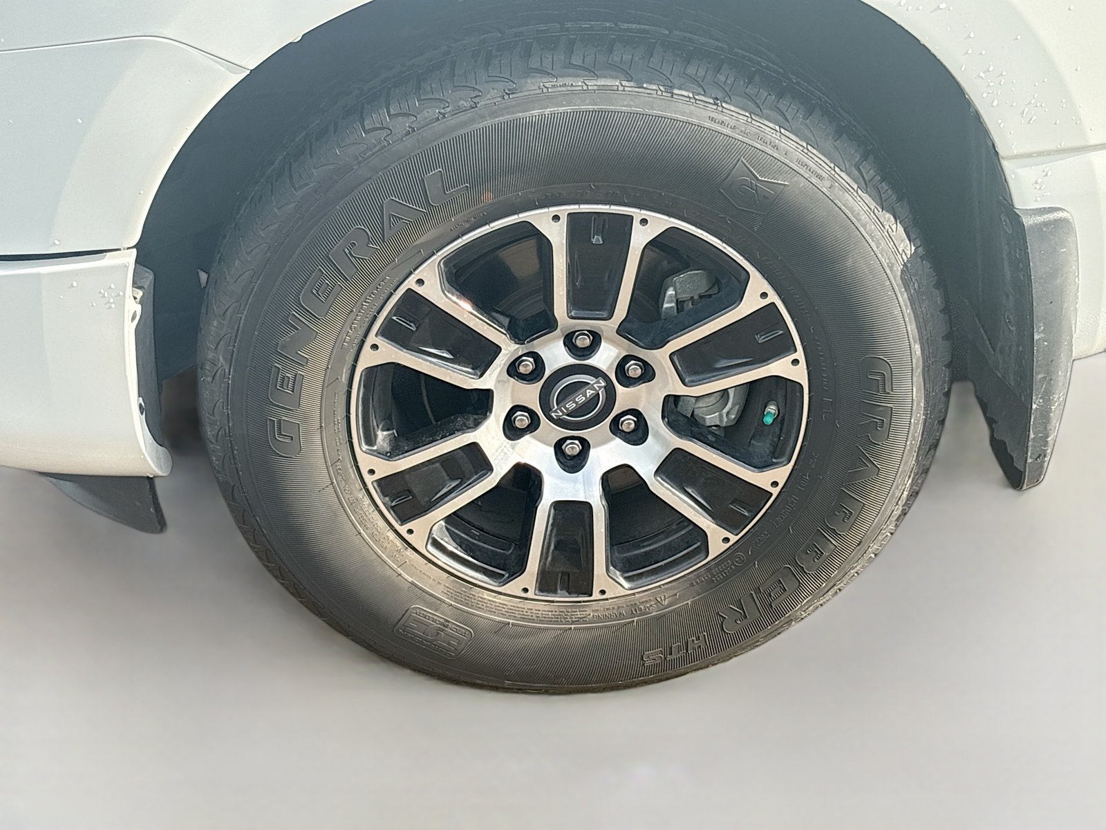 Used 2023 Nissan Titan SV w/ SV Convenience Package RWD image 28
