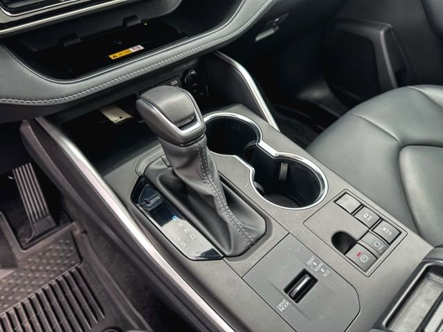 Used 2024 Toyota Highlander XLE image 19
