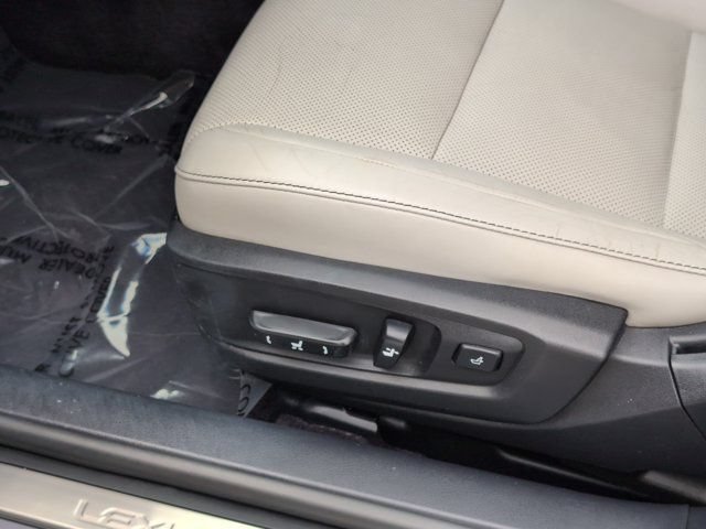 Used 2015 Lexus ES 300h w/ Navigation System Package FWD image 17