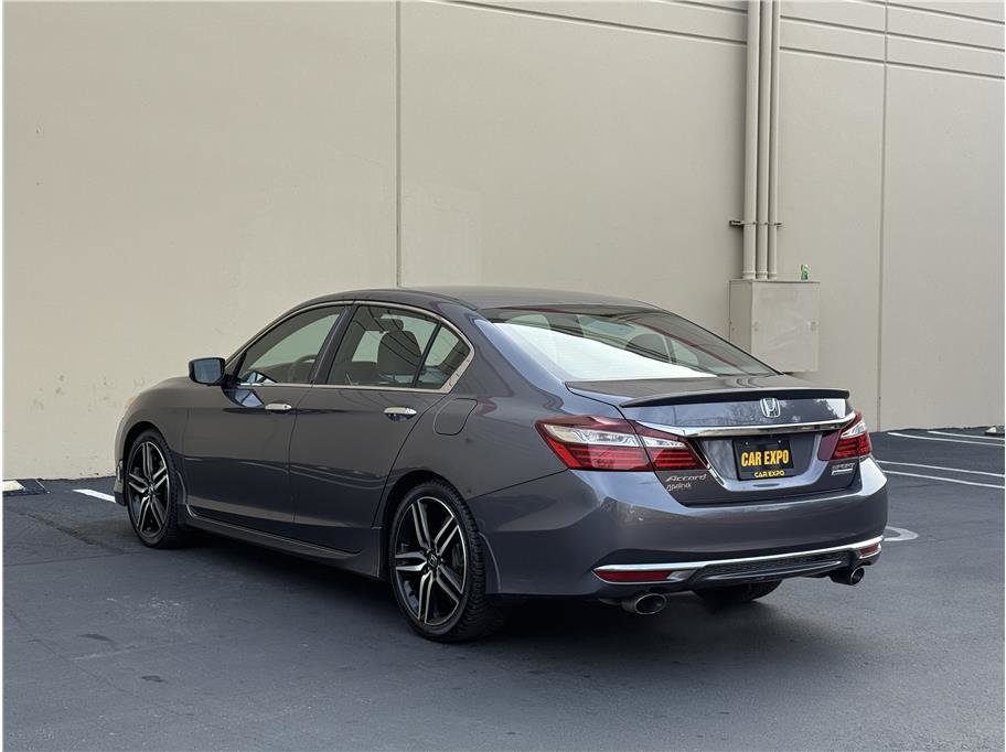 Used 2017 Honda Accord Sport Special Edition image 4