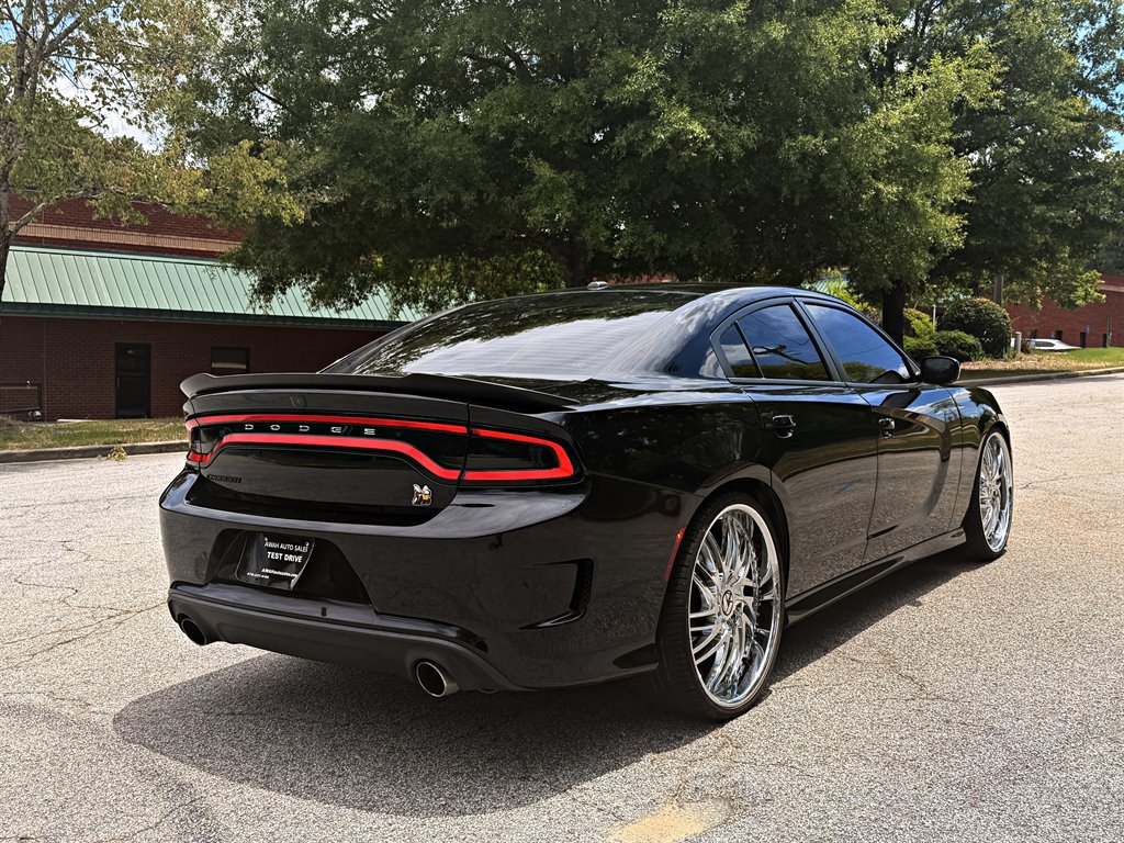 Used 2019 Dodge Charger Scat Pack w/ Dynamics Package RWD image 5