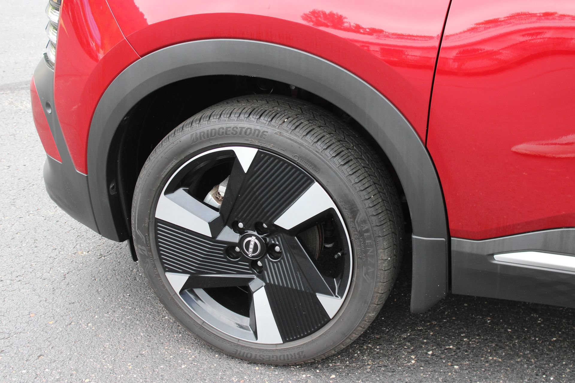 Used 2025 Nissan Kicks SR FWD image 10