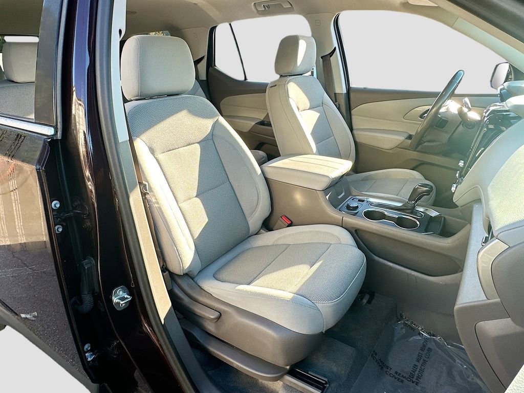 Used 2020 Chevrolet Traverse LT w/ Driver Confidence II Package image 26