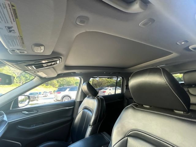 Used 2023 Jeep Grand Cherokee L Limited w/ Luxury Tech Group II AWD/4WD image 23