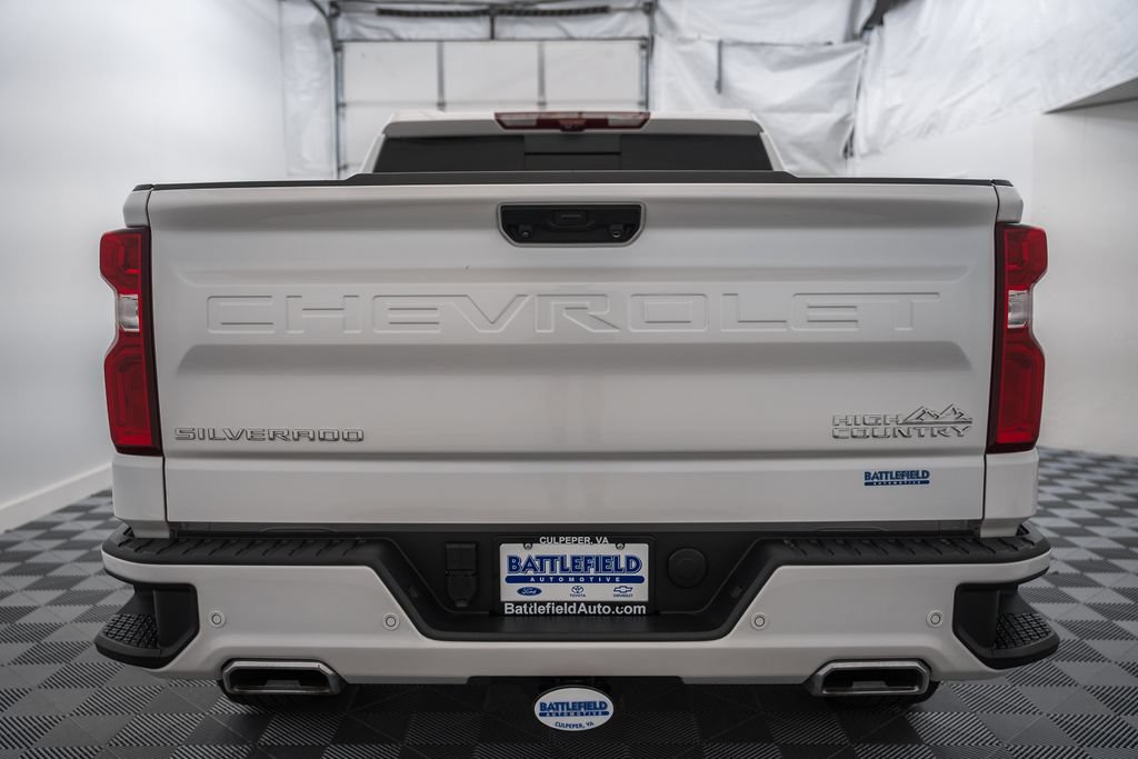 Used 2025 Chevrolet Silverado 1500 High Country AWD/4WD image 7