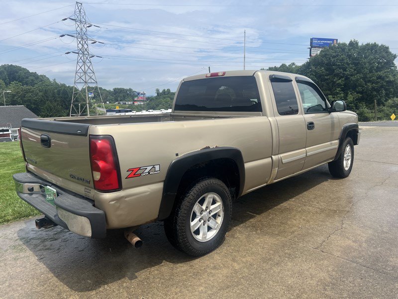 Used 2004 Chevrolet Silverado 1500 4x4 Extended Cab image 3