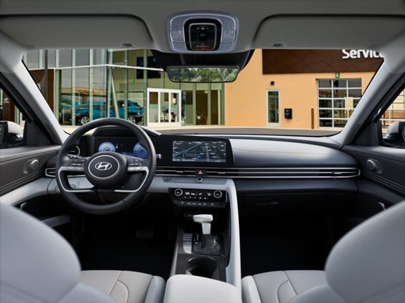 New 2025 Hyundai Elantra Limited FWD image 11