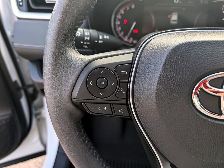 Used 2023 Toyota RAV4 XLE Premium image 19