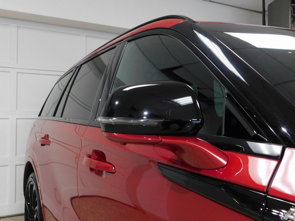 Used 2025 Lincoln Aviator Reserve w/ Equipment Group 201A image 13