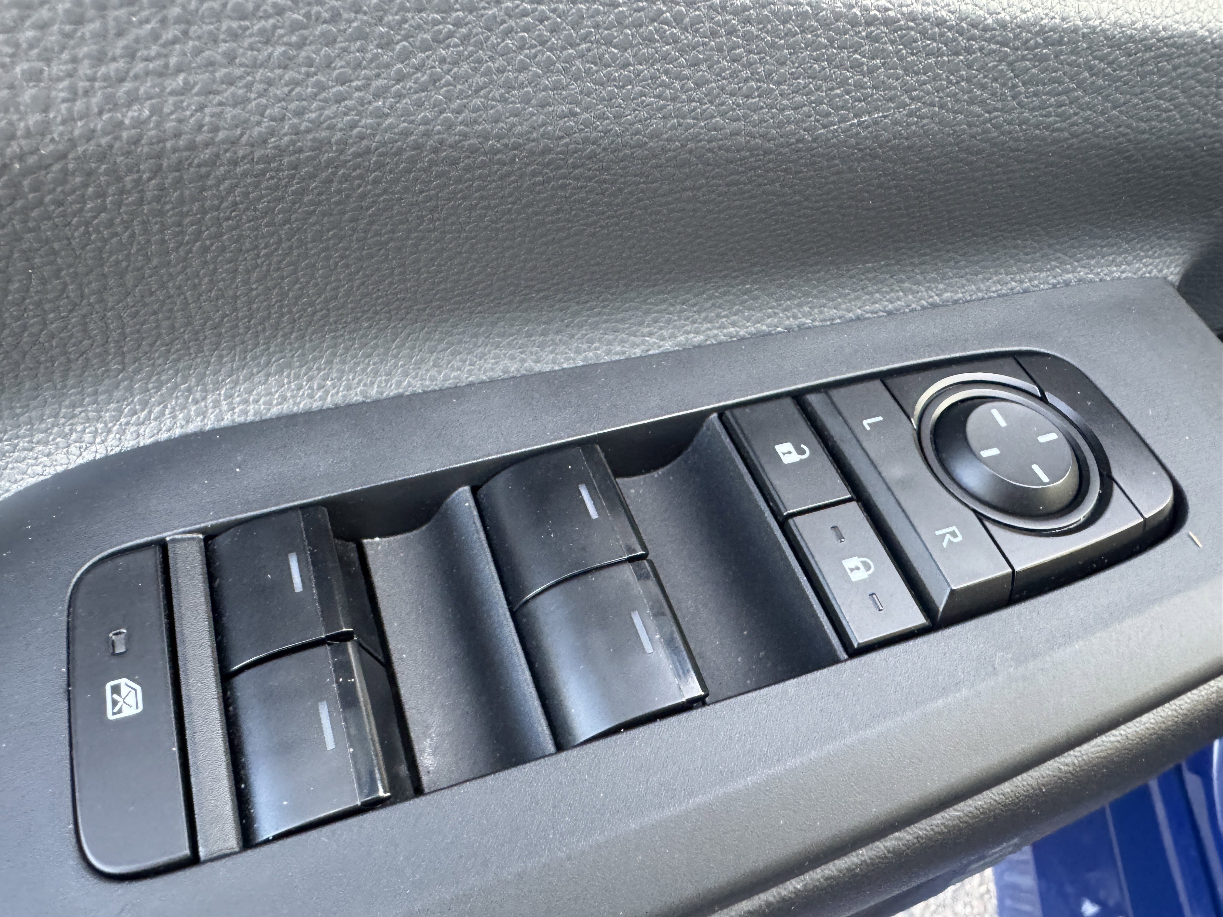 Used 2023 Toyota Prius LE image 10