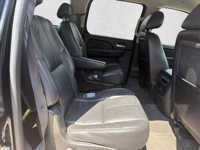 Used 2010 Chevrolet Suburban LT w/ Luxury Package RWD image 21