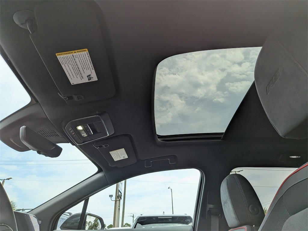 New 2025 Chevrolet Blazer EV RS image 32