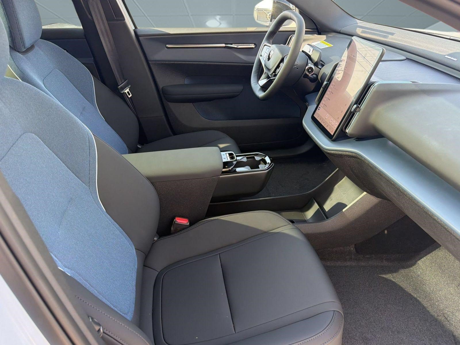 New 2026 Volvo EX30 Ultra w/ Climate Package AWD/4WD image 19