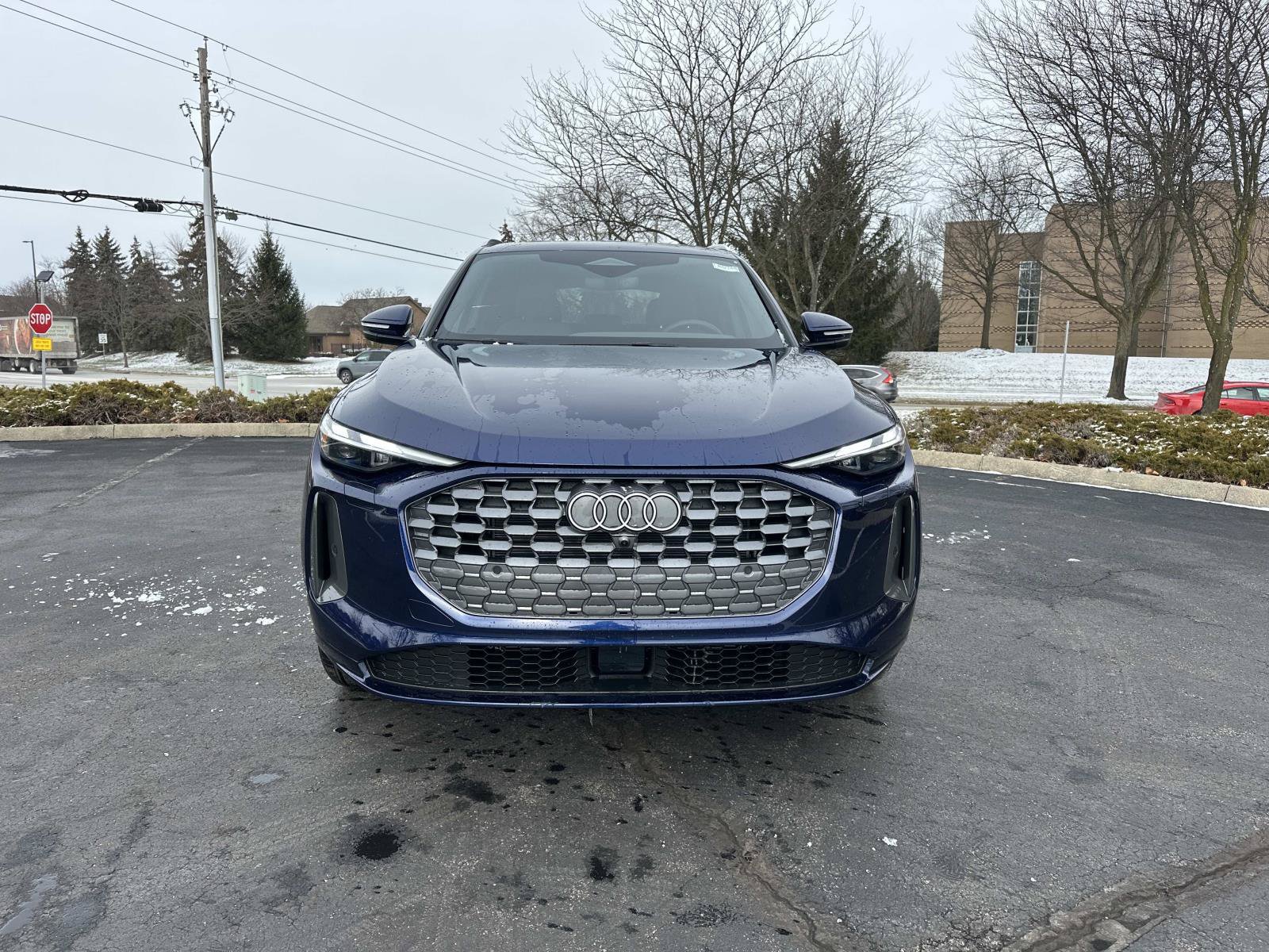 Used 2025 Audi Q5 Premium AWD/4WD image 2