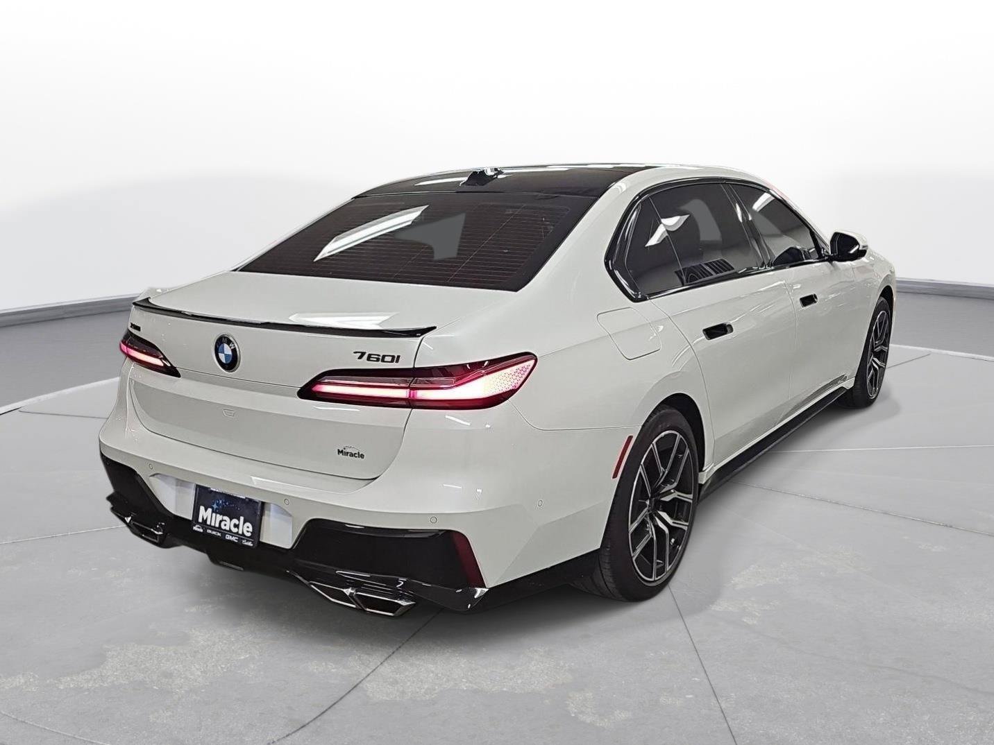 Used 2024 BMW 760i xDrive AWD/4WD image 6