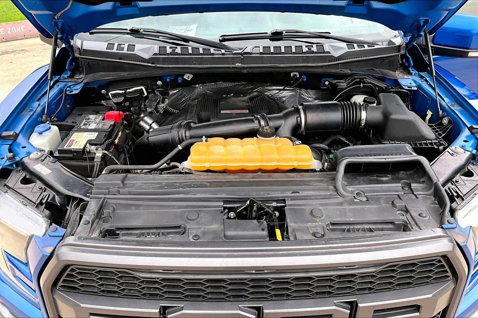 Used 2017 Ford F150 Raptor w/ Equipment Group 802A Luxury AWD/4WD image 32