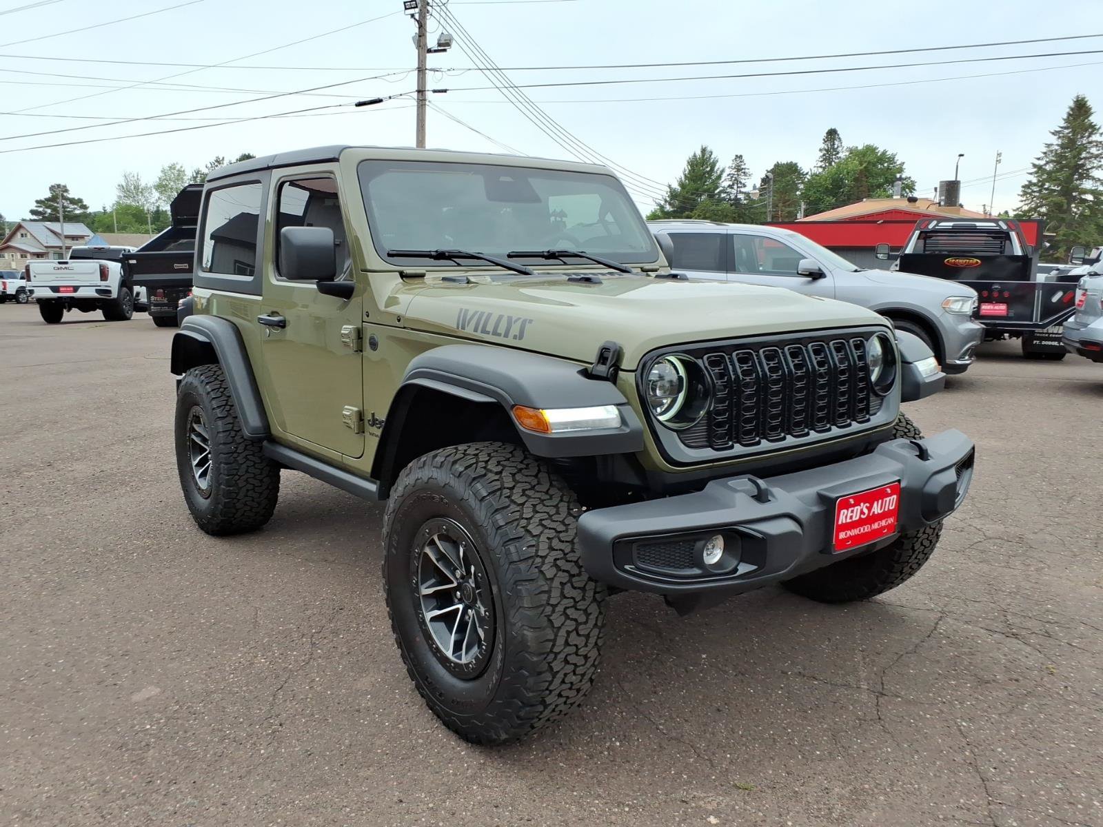 Used 2025 Jeep Wrangler Sport AWD/4WD image 7
