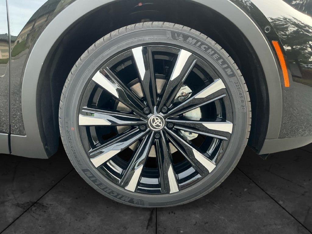 New 2026 Toyota Crown Platinum AWD/4WD image 15