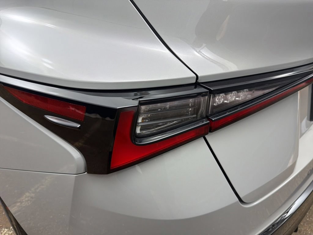 Used 2025 Lexus IS 500 w/ F-Sport Performance RWD image 24