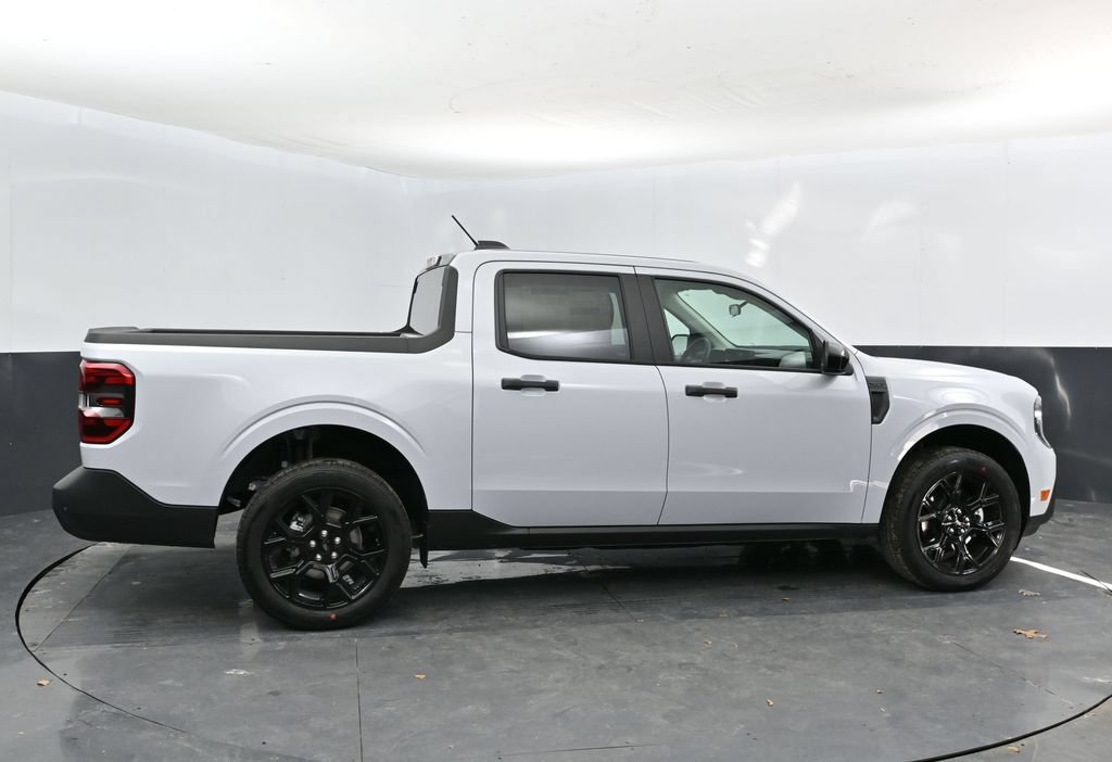 New 2026 Ford Maverick XLT w/ Equipment Group 301A AWD/4WD image 3