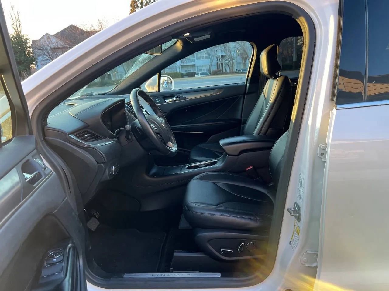 Used 2017 Lincoln MKC Premiere FWD image 14