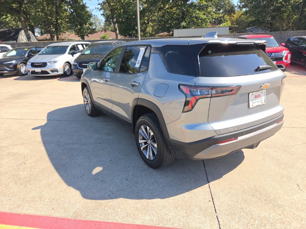 Used 2026 Chevrolet Equinox LT FWD image 8