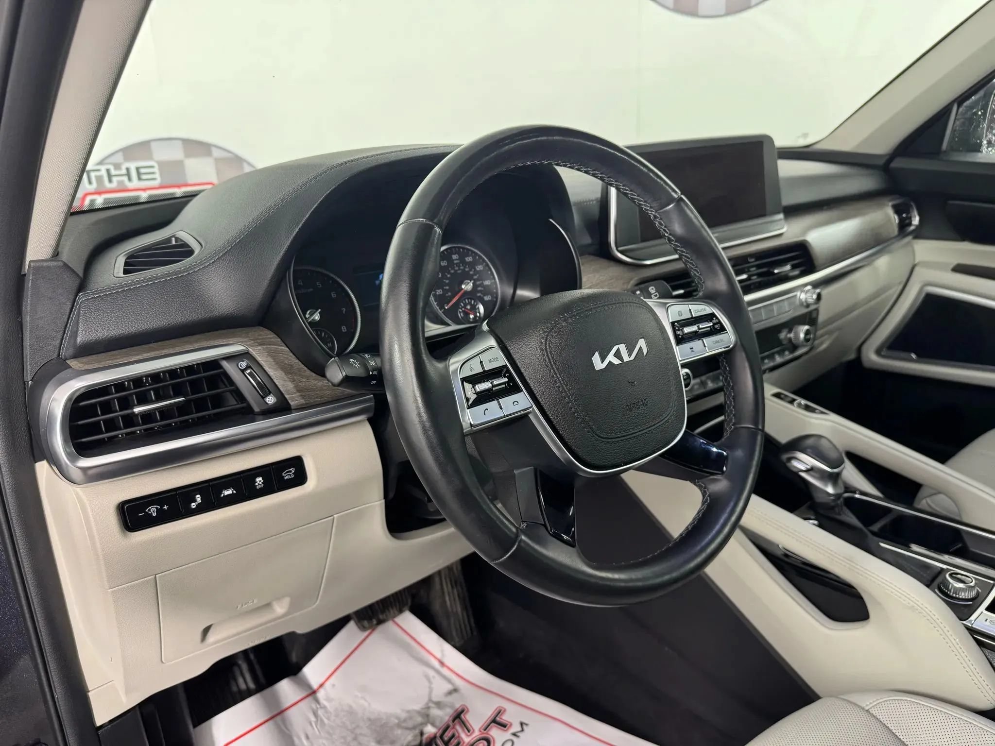 Used 2022 Kia Telluride EX w/ EX Premium Package AWD/4WD image 10