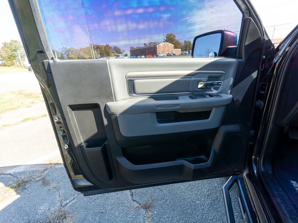 Used 2018 RAM 1500 Express w/ Black Ram 1500 Express Group image 13