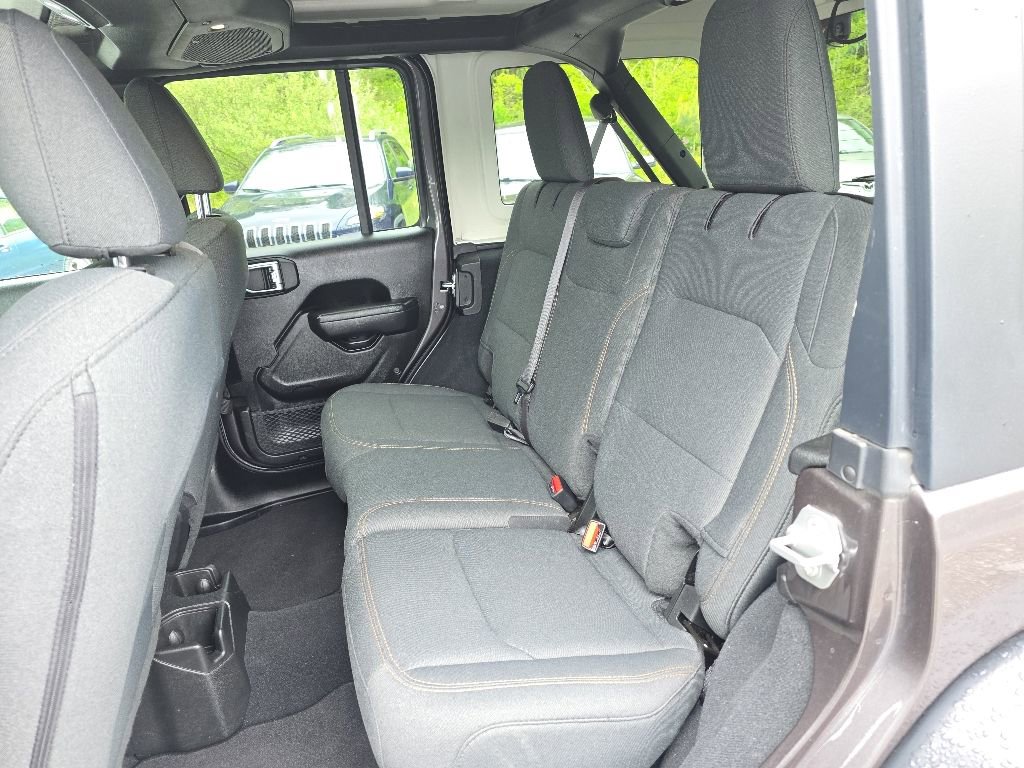 Used 2025 Jeep Wrangler Unlimited Sport AWD/4WD image 17