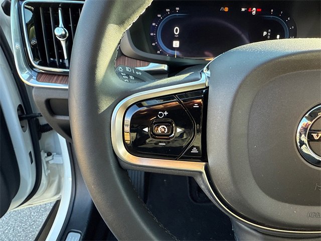 Used 2024 Volvo V60 B5 Cross Country Ultimate image 13