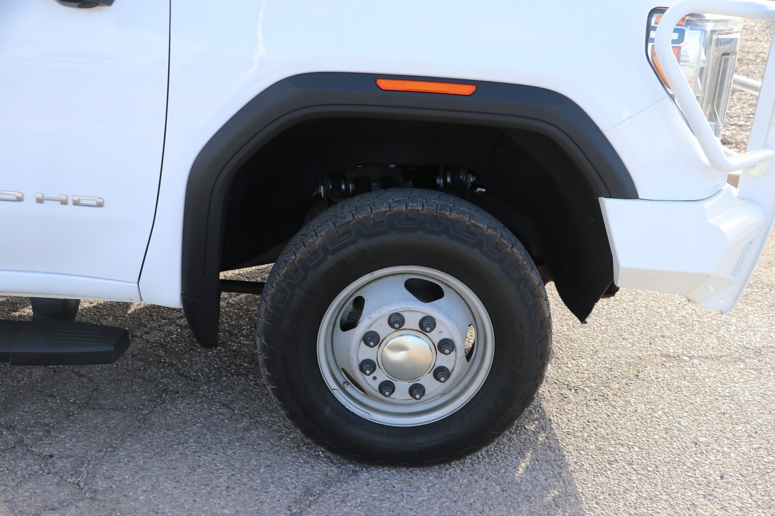 Used 2020 GMC Sierra 3500 4x4 Crew Cab w/ Gooseneck/5TH Wheel Package image 9