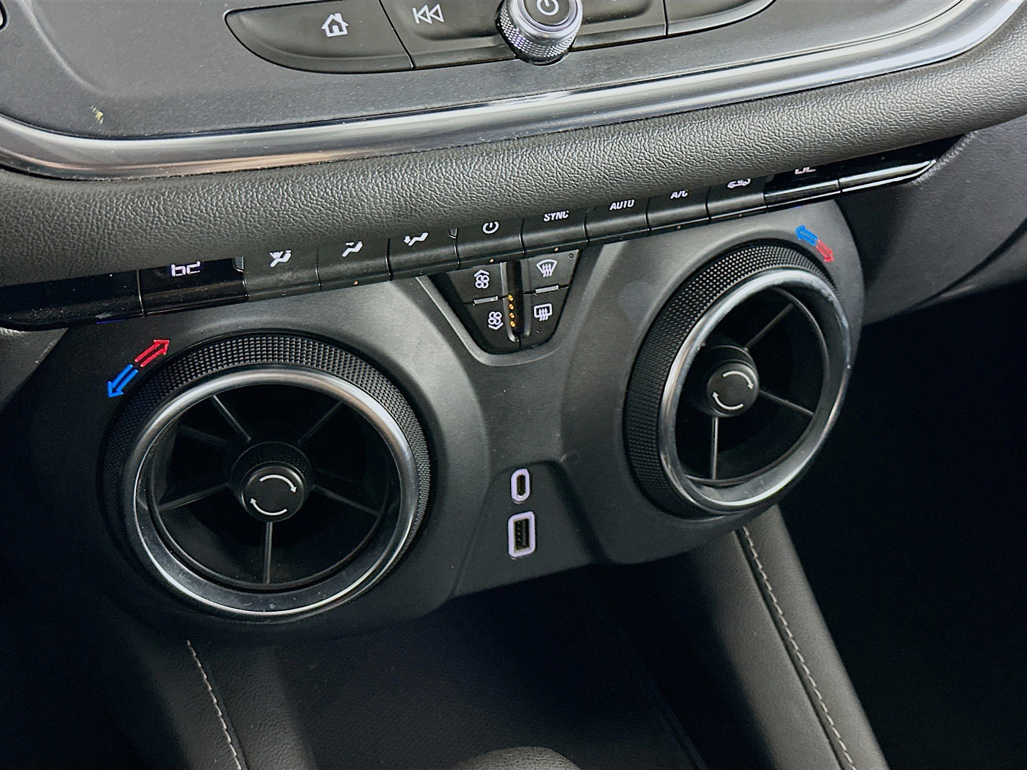 Used 2023 Chevrolet Blazer LT image 23