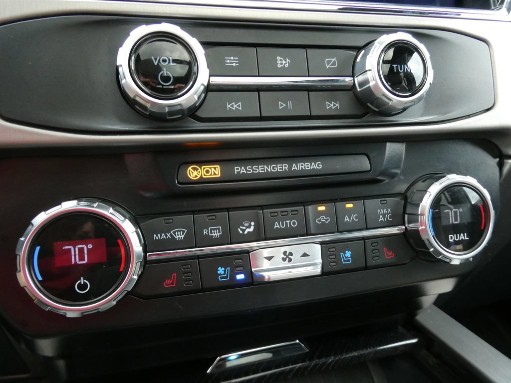 Used 2022 Ford F350 Platinum AWD/4WD image 31