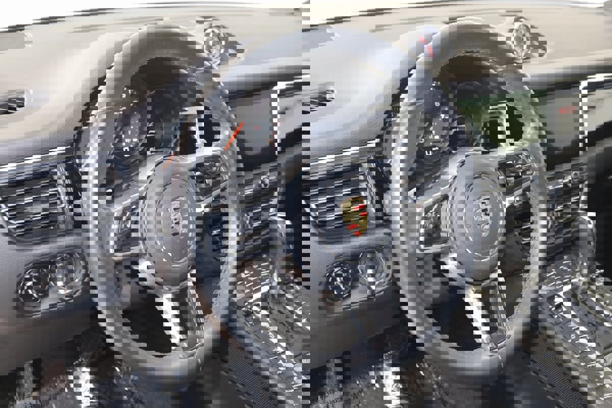 Used 2021 Porsche Macan image 7