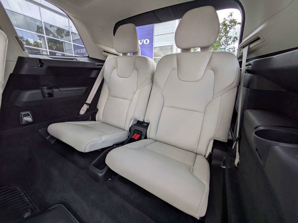 Certified 2023 Volvo XC90 T8 Ultimate w/ Protection Package Premier AWD/4WD image 19
