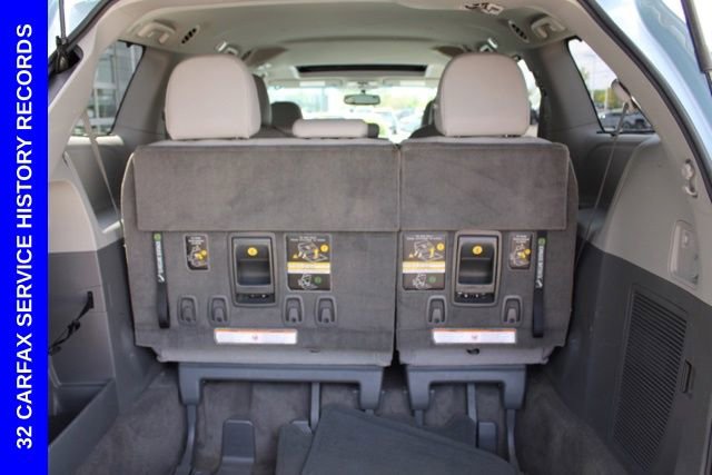 Used 2015 Toyota Sienna XLE FWD image 9