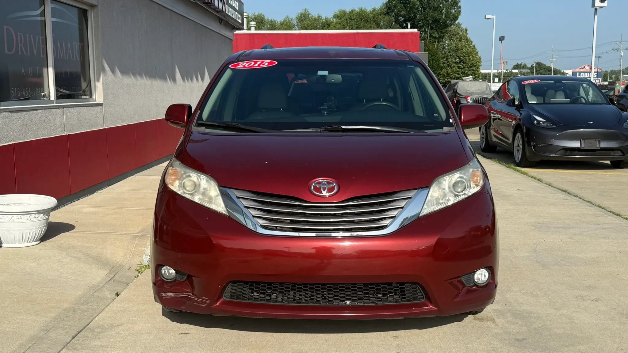 Used 2015 Toyota Sienna XLE FWD image 6