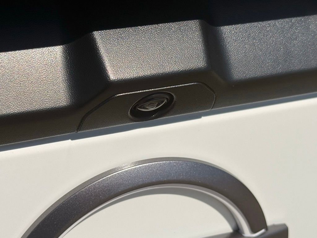 Used 2022 Nissan Frontier SV w/ Technology Package image 35