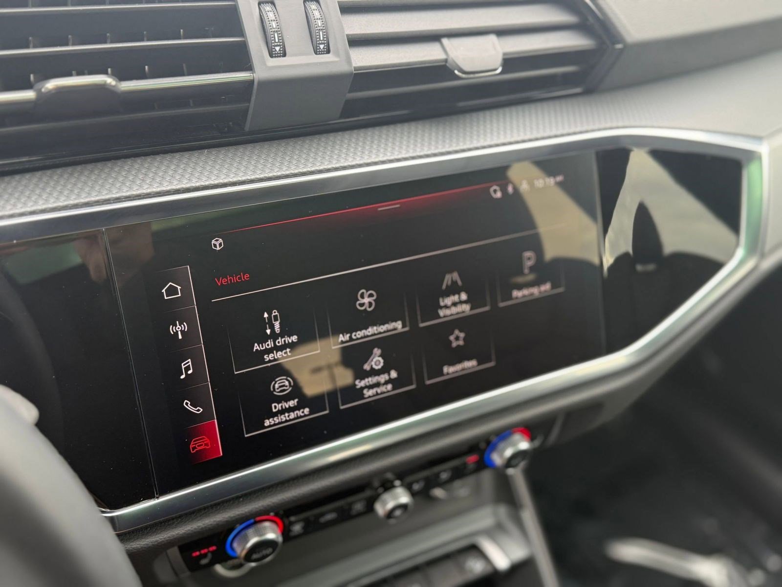 Certified 2025 Audi Q3 2.0T Premium w/ Convenience Package image 27