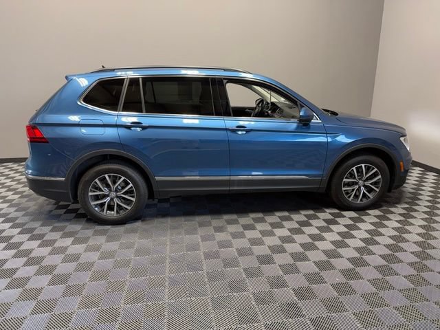 Used 2020 Volkswagen Tiguan SE w/ 3rd Row Seat Package AWD/4WD image 7