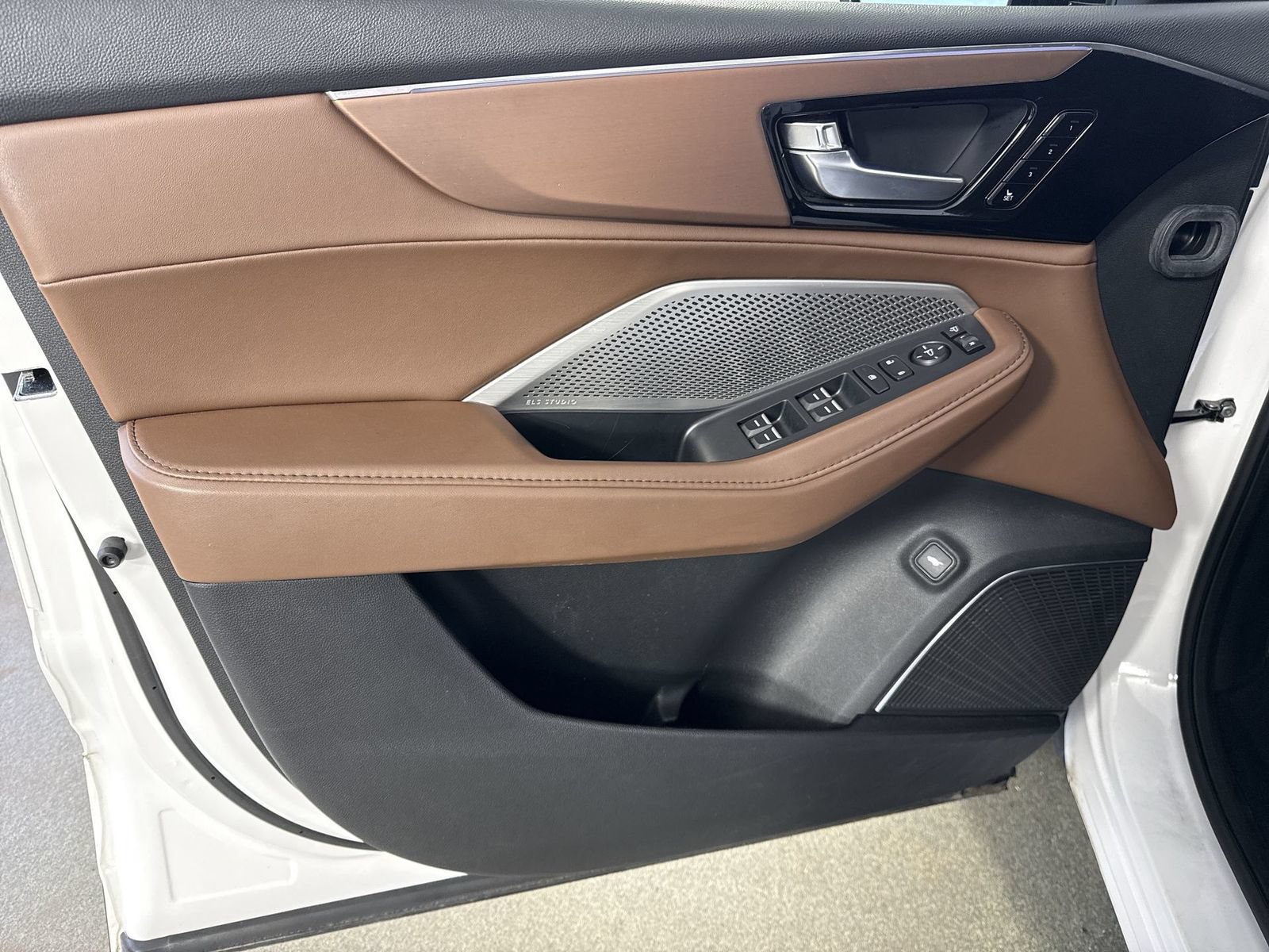 Certified 2024 Acura MDX SH-AWD w/ Technology Package image 22